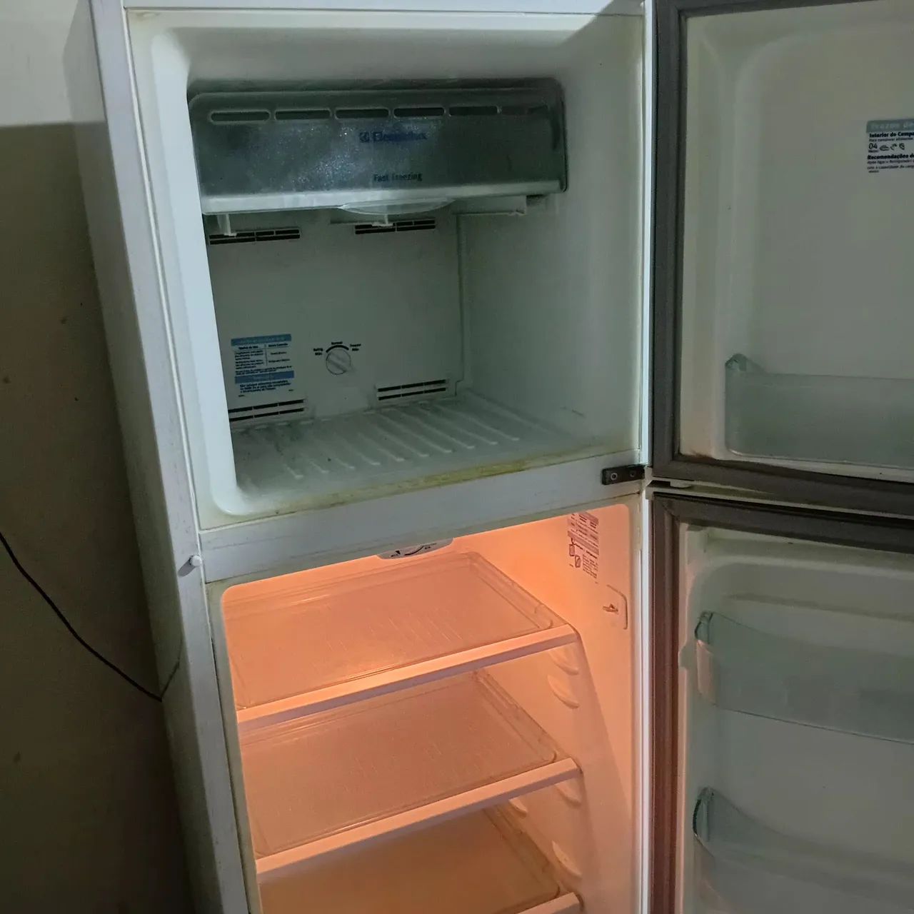 Vendo geladeira em muito bom estado  - Foto 2