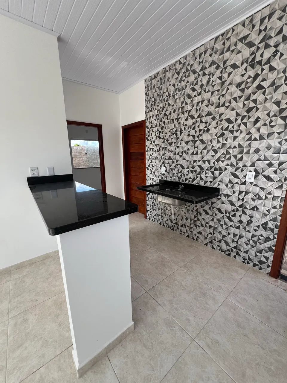 Aluga-se ótima casa no bairro Said Salomão   - Foto 5