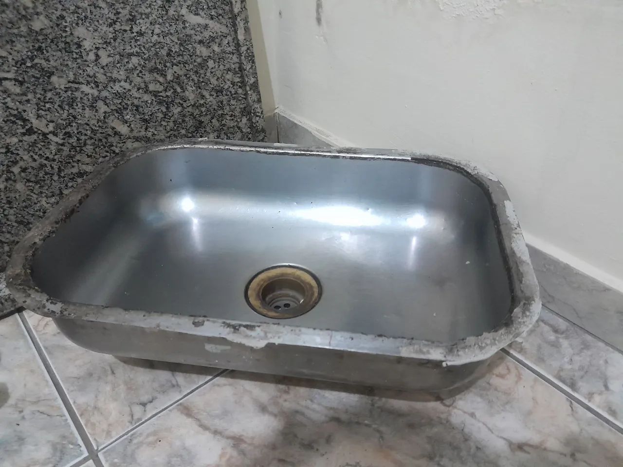 Pia de Mármore Completa com Cuba e Sifã, 1,30m 55 de largura  - Foto 2
