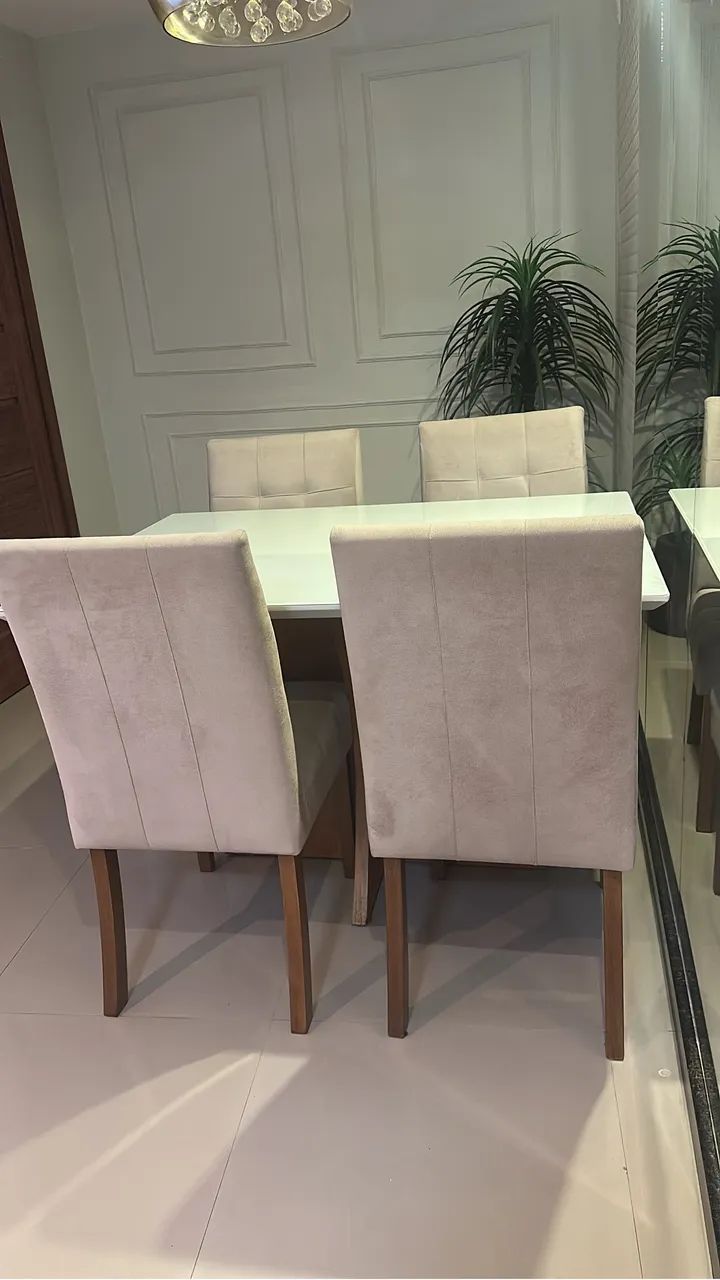 Mesa de jantar 4 cadeiras 