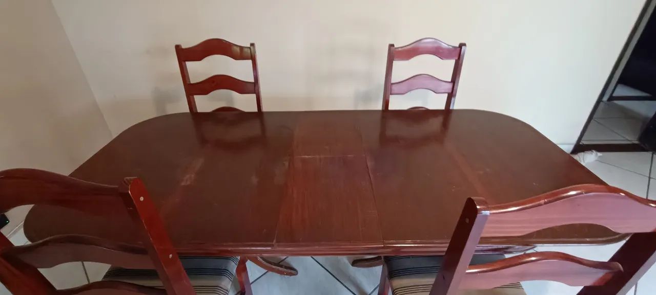 Mesa de jantar c 4 cadeiras  - Foto 5