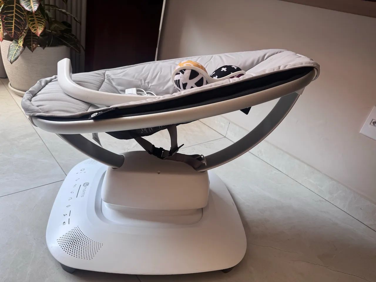 Cadeira balanço bebê 4moms  - Foto 4