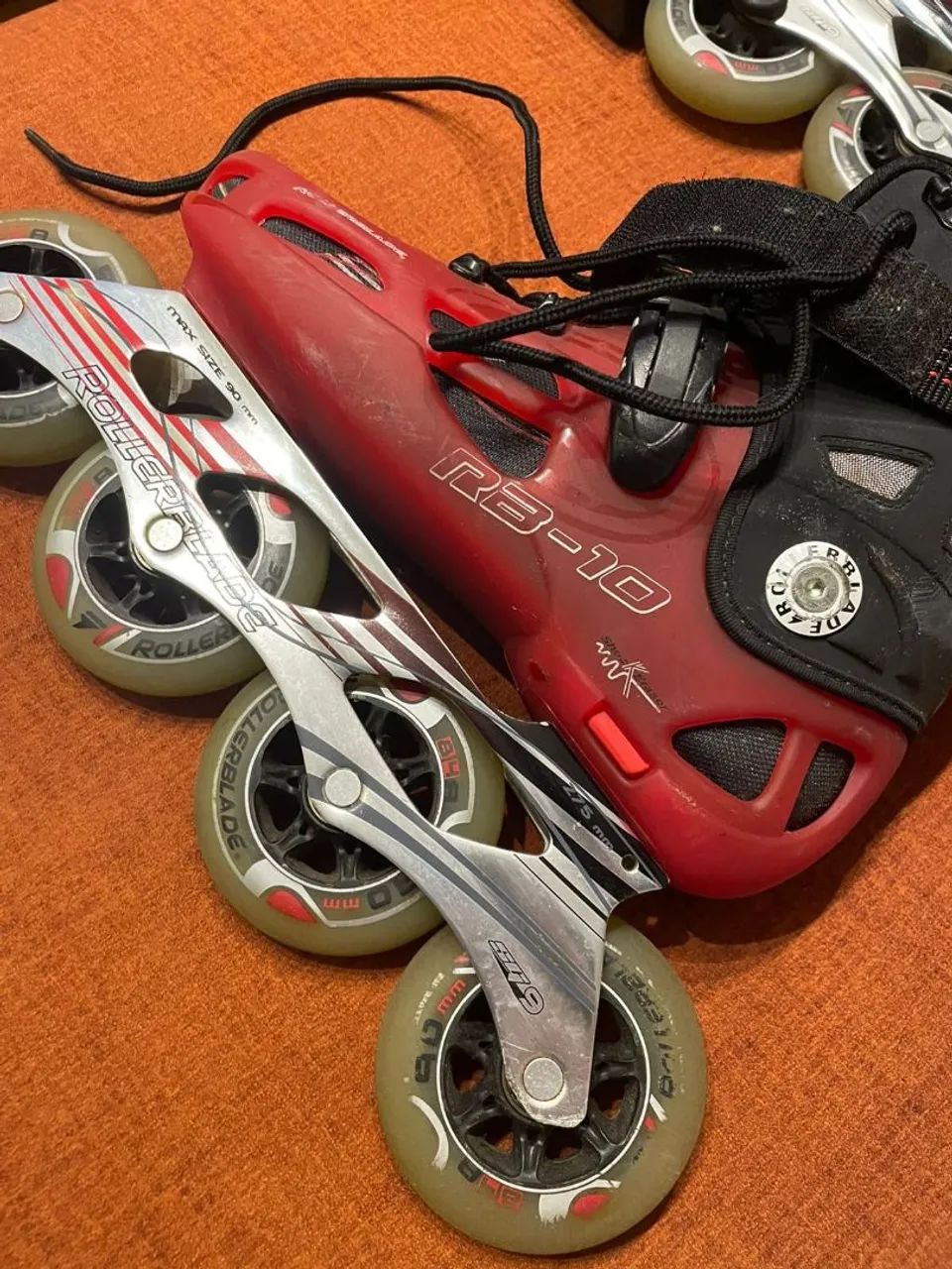 Rollerblade Patins RB 10 Vermelho e Preto + Capacete Giro - Foto 2