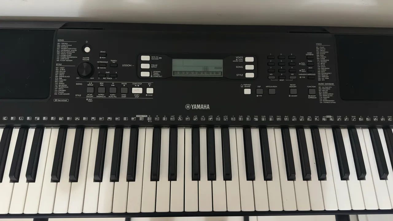 Teclado Yamara PSR-E373