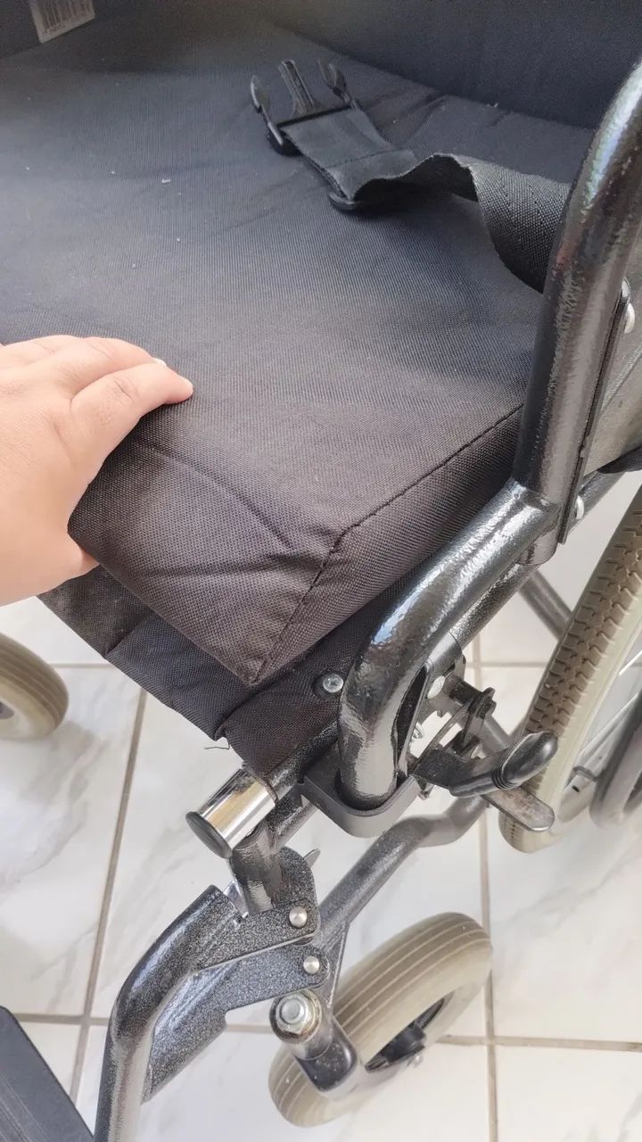 Cadeira de rodas e banho - Foto 3