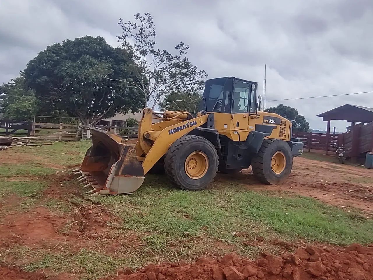 Pá carregadeira wa320 - Foto 2