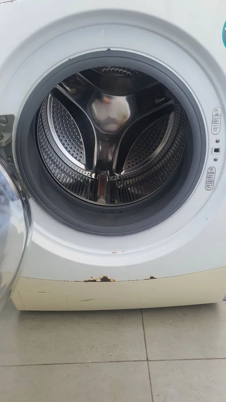 Vendo Lava&Seca Electrolux modelo LSE11com defeito - Foto 4