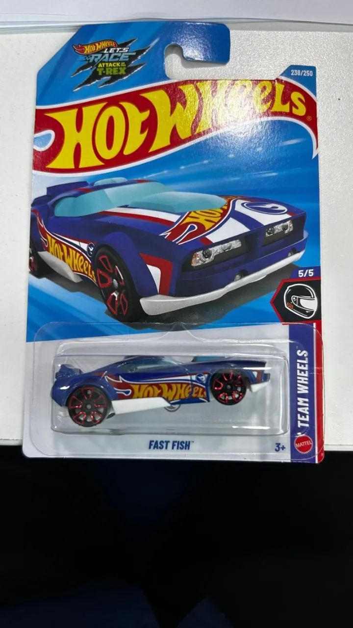 4 Carrinhos Hotwheels