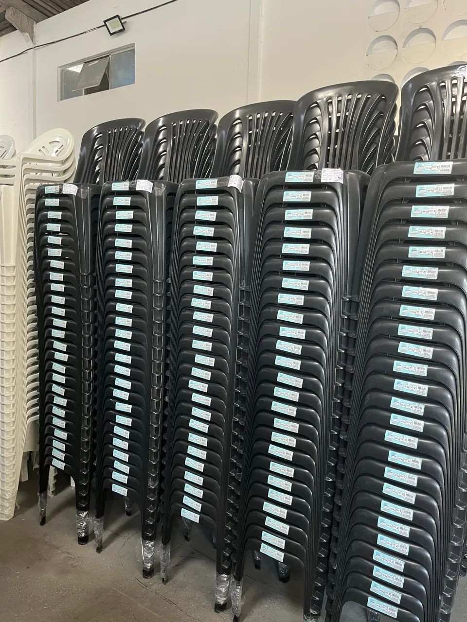 Cadeiras e Mesas Plásticas  - Foto 2