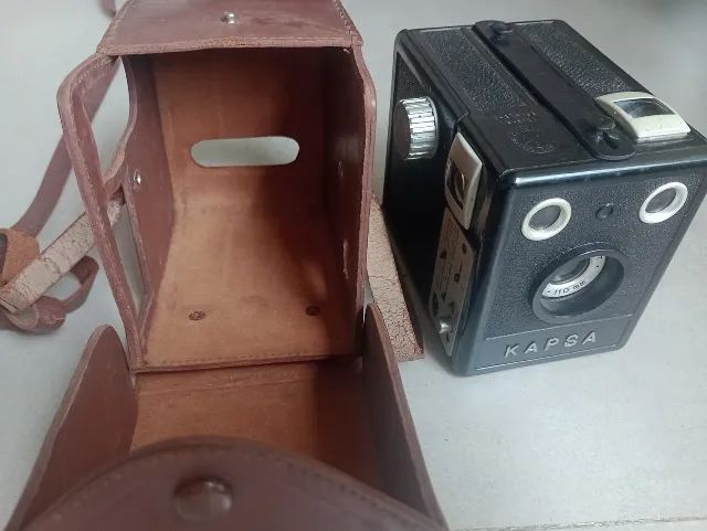 Camera Kapsa DFV antiga formato 120 com estojo de couro - Foto 4