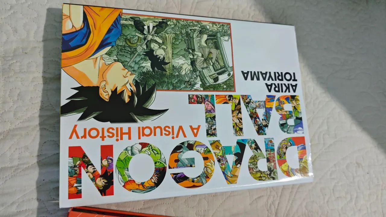 Livro Dragon Ball A visual History - Foto 2