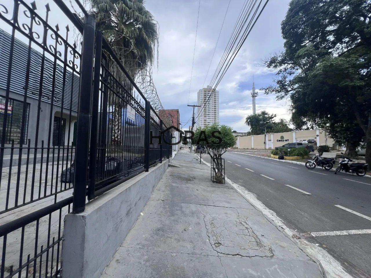 Sala Comercial na Av. Ipiranga em Cuiabá com 220m² para Locação - Foto 3