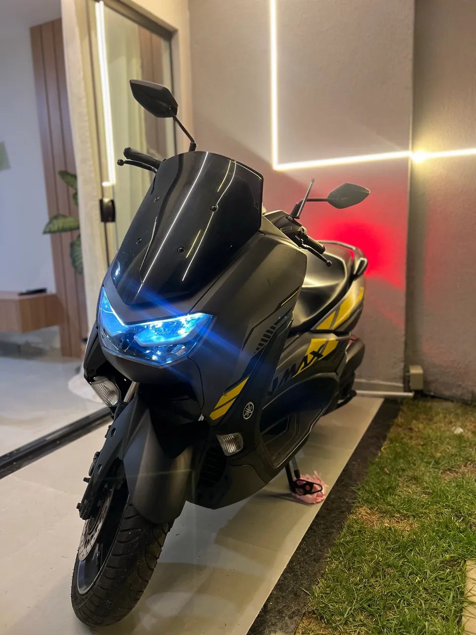 NMAX 2023 CONNECTED