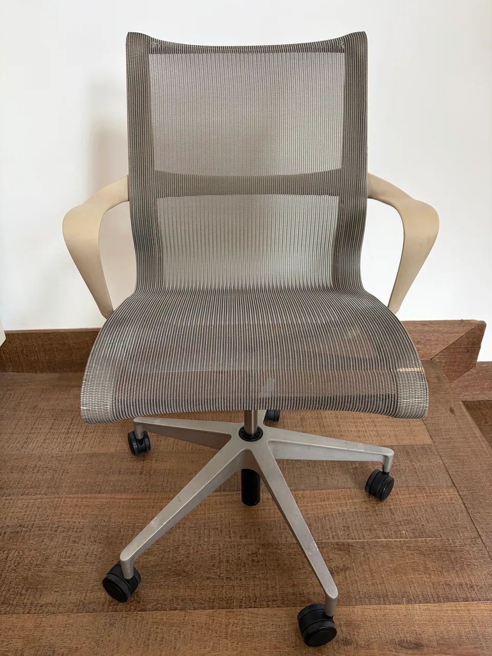 Cadeira Herman Miller original modelo setu - Foto 3