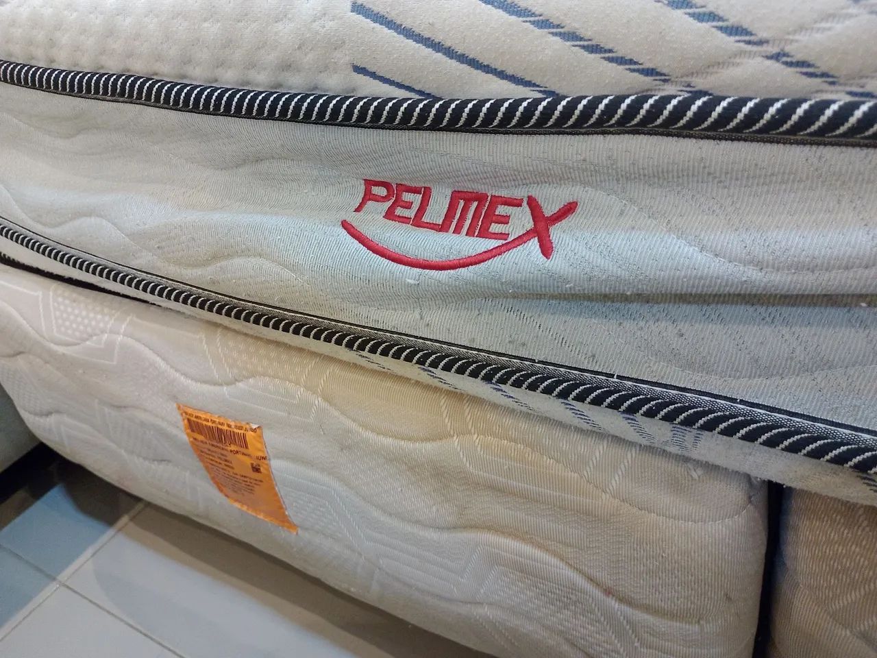 Cama Queen Size + Base  - Foto 3