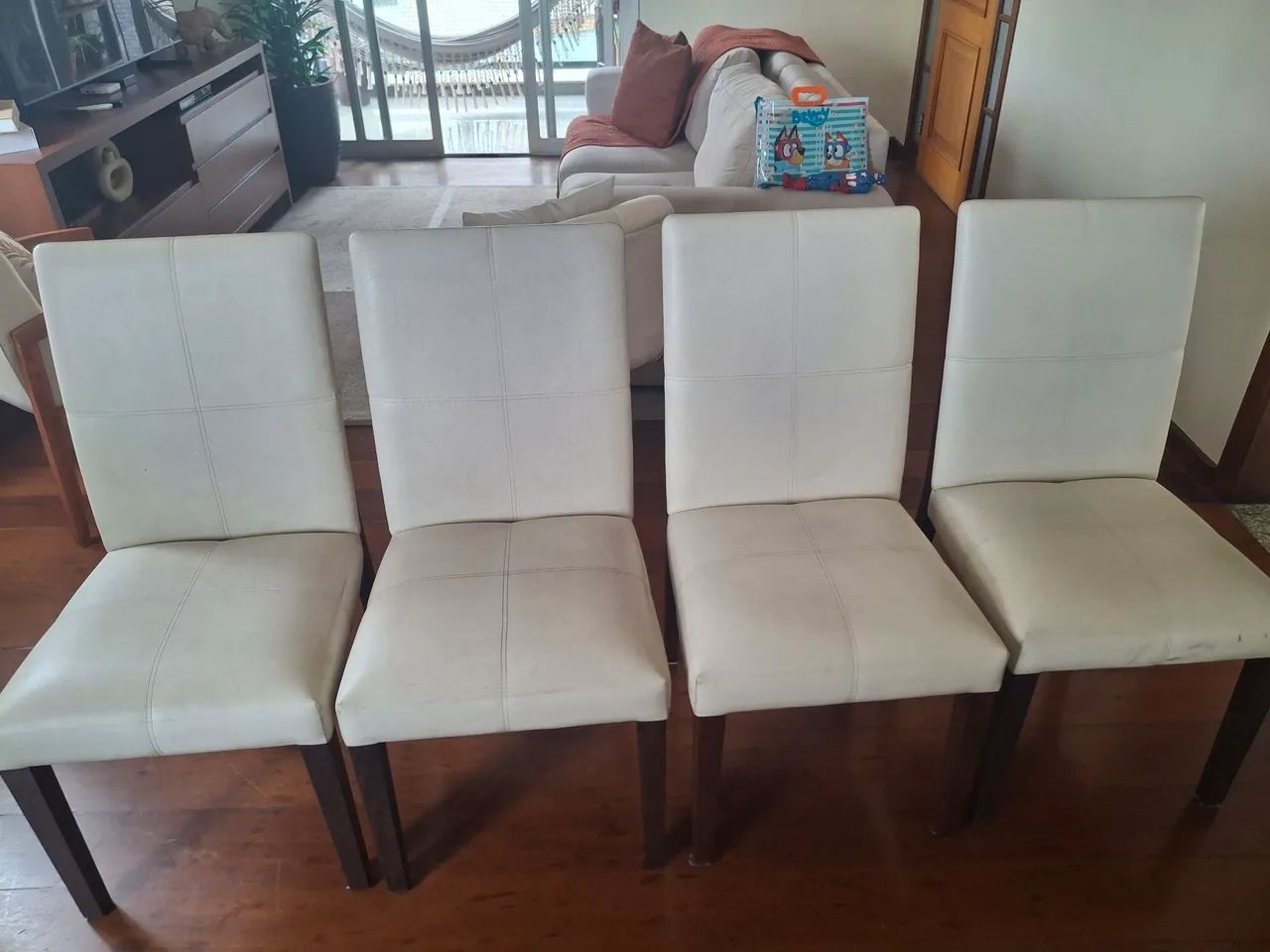 Cadeiras para mesa de jantar 
