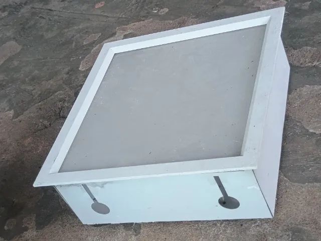 Vendo spots e luminárias usadas em bom estado 
