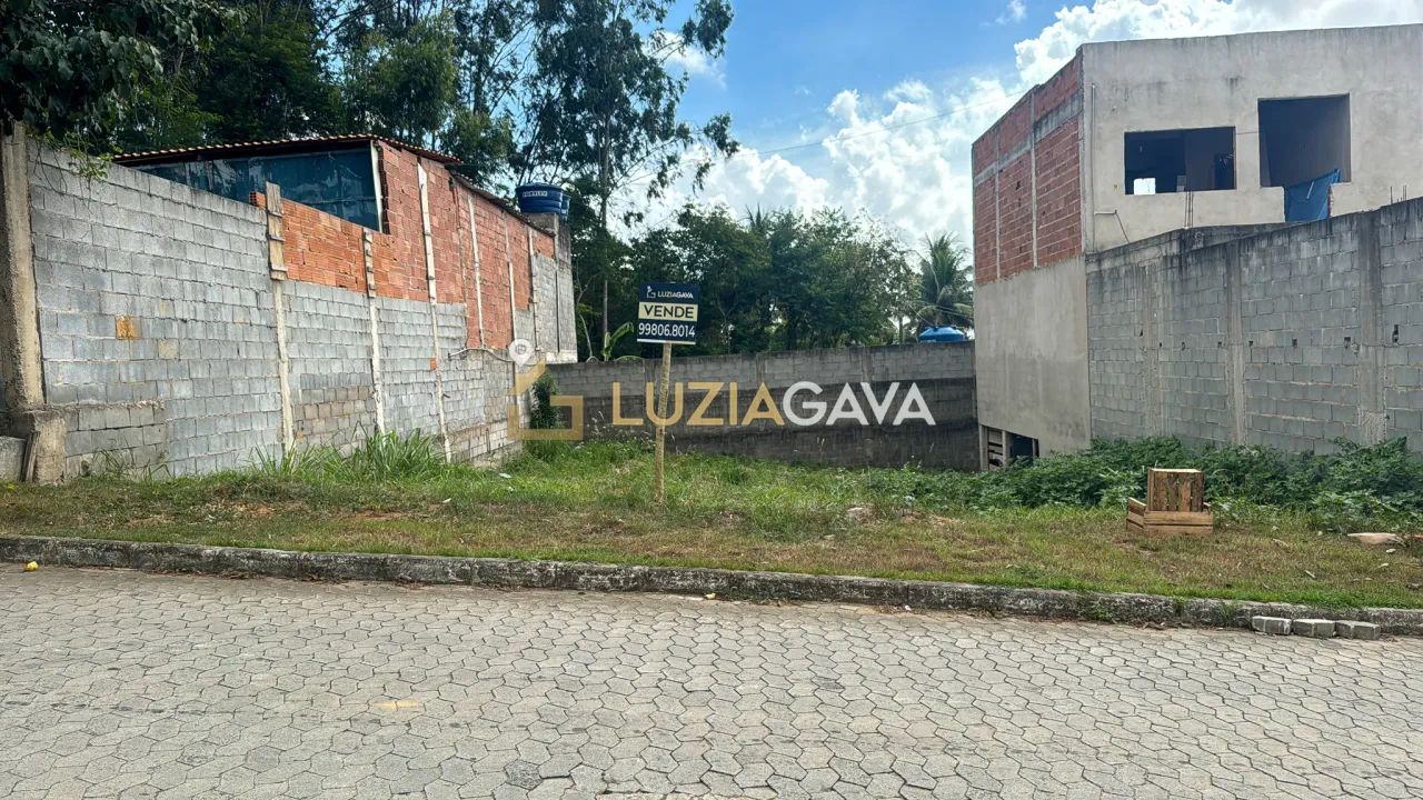 Lote plano com 252m² em Vista de Vitória, Cariacica/ES.