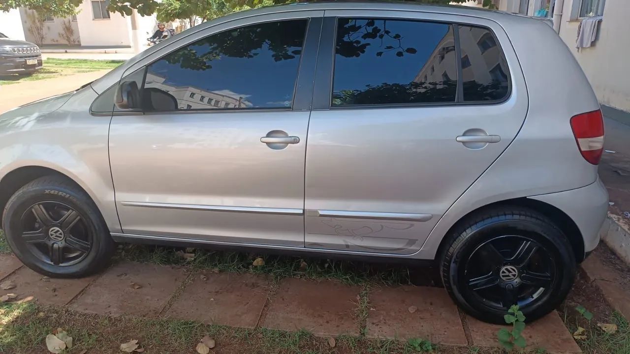 Volkswagen Fox Fox Plus 1.6Mi/ 1.6Mi Total Flex 8V 3p 2005