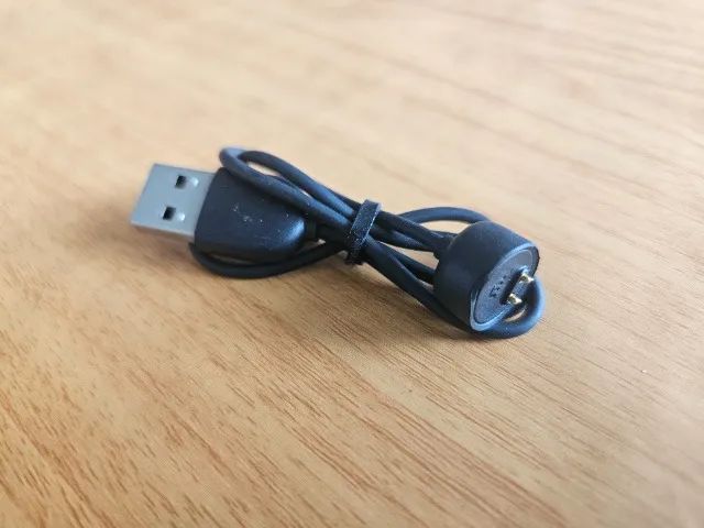 Carregador Mi Band 5 e 6 - Usado - Original - Foto 2