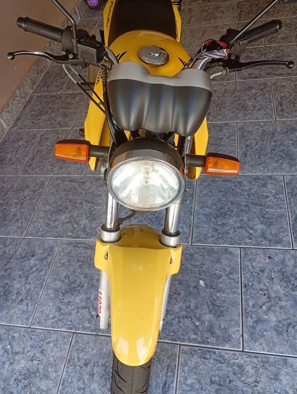 Cbx 250 Twister 2008 amarela  - Foto 2