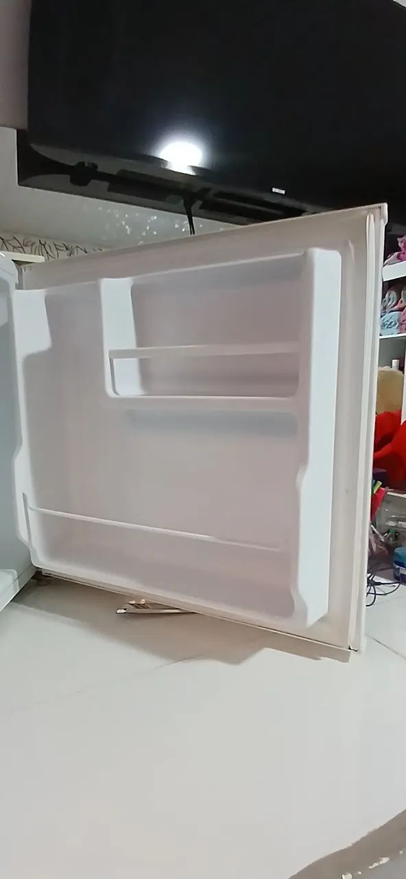 Frigobar (Marca: Midea) Usado / Ótimo Estado - Foto 3