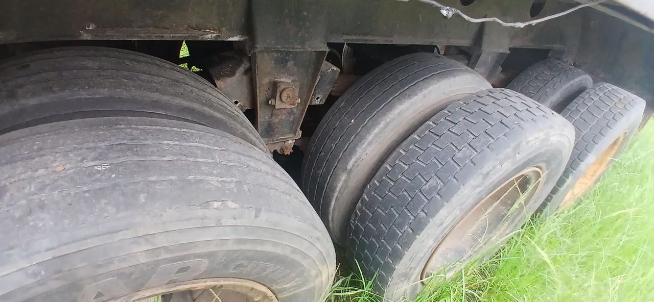 Carreta assoalhada.  - Foto 2