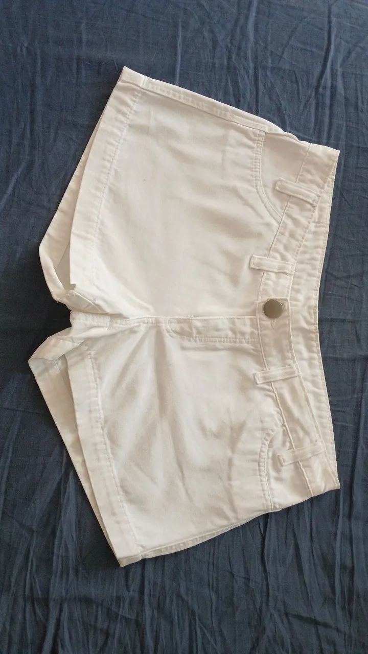 .SHORT BRANCO 40