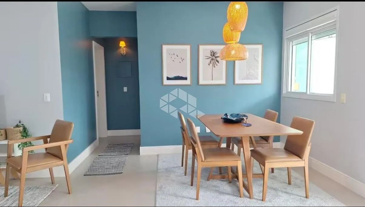 APARTAMENTO COM 2 SUÍTES, 2 VAGAS DE GARAGEM E HOBBY BOX EM JURERÊ - FLORIANÓPOLIS/SC