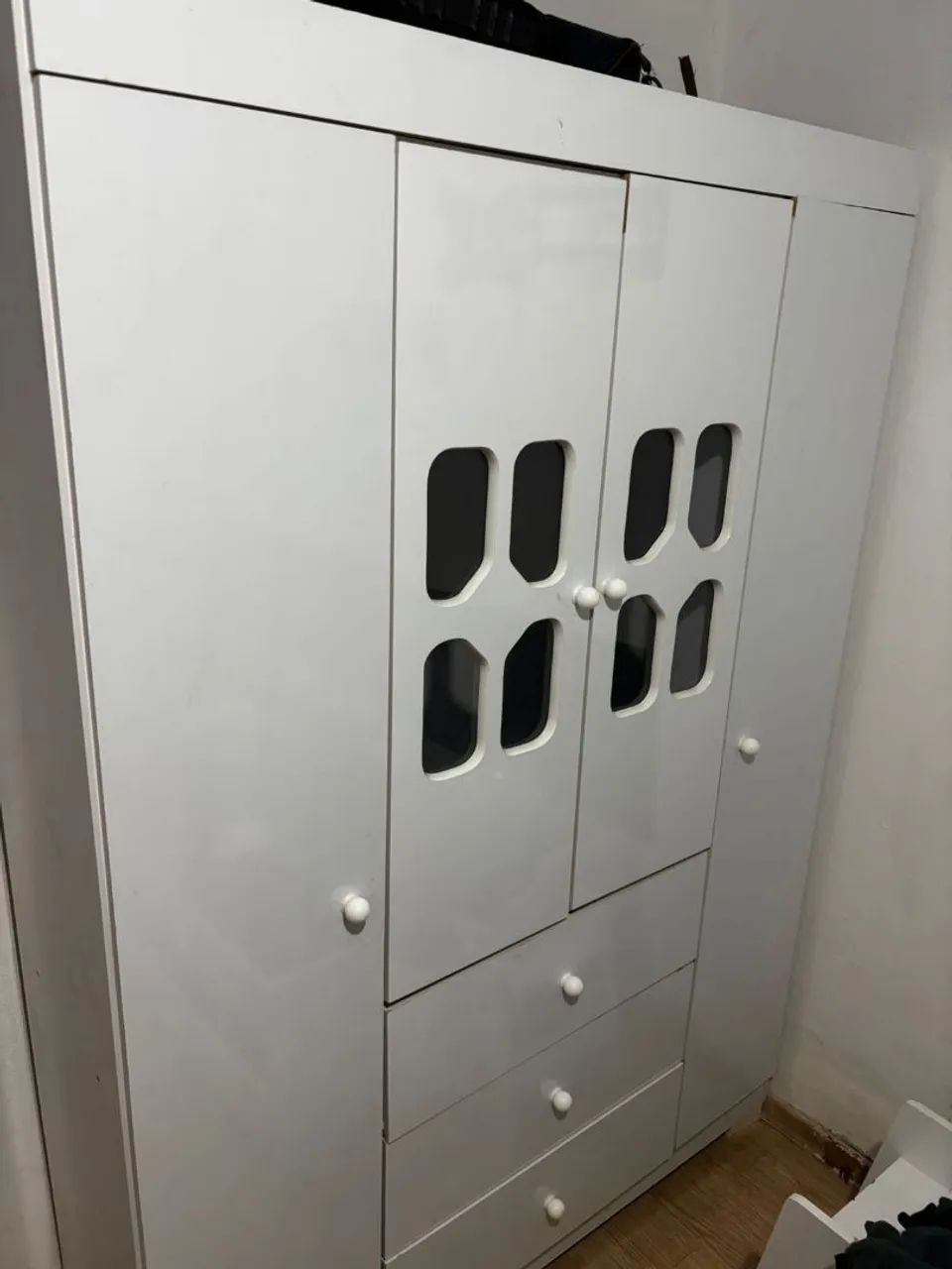 Guarda roupa e comoda infantil 