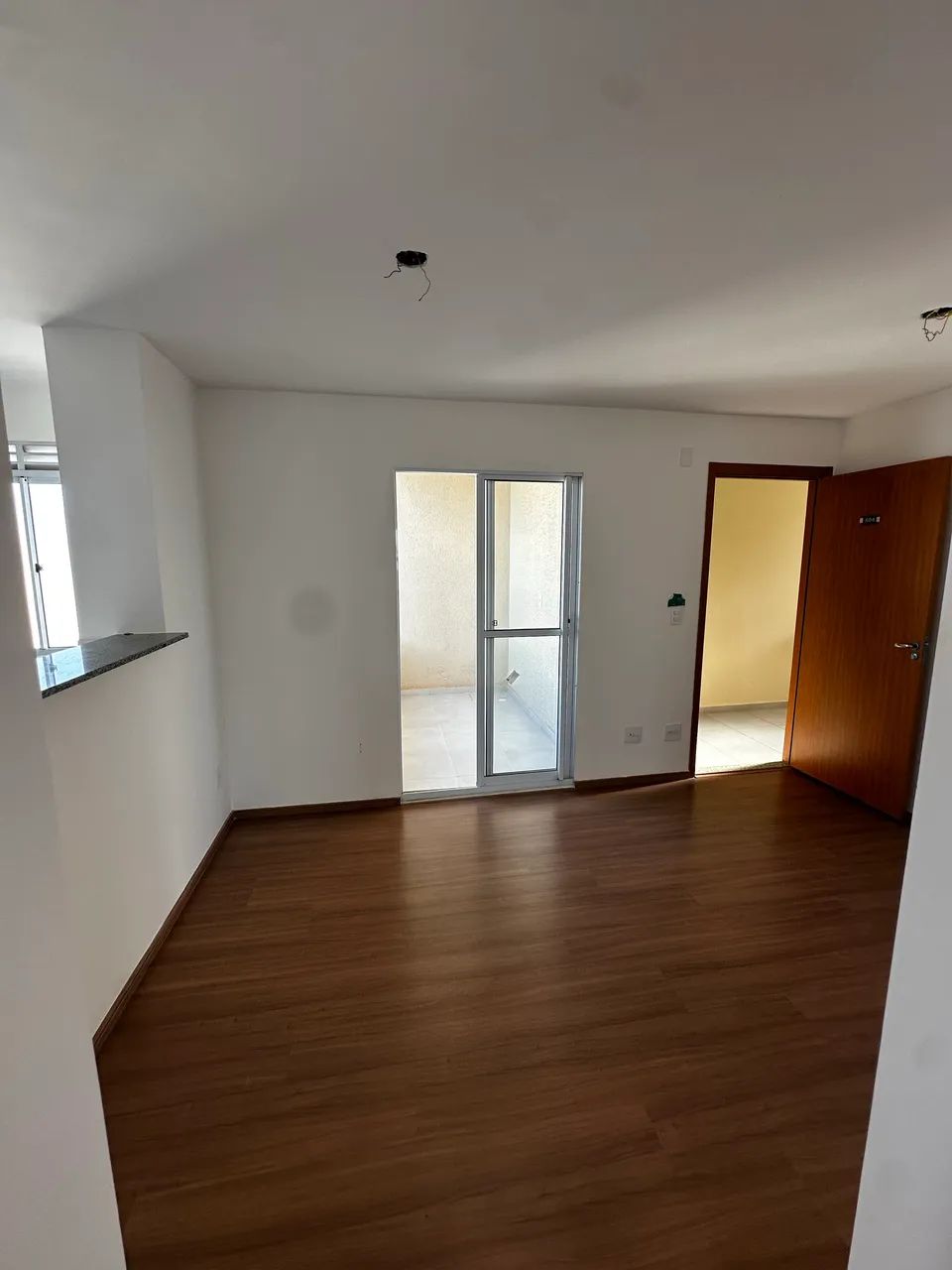 Apartamento NOVO com sacada no Residencial Berati