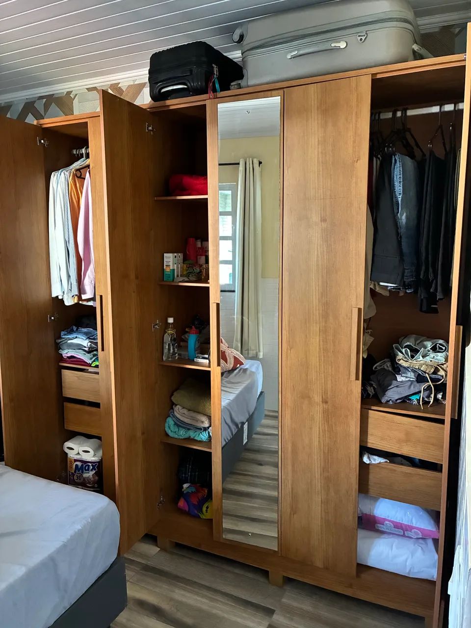 Guarda Roupas com espelho em MDF - Foto 2