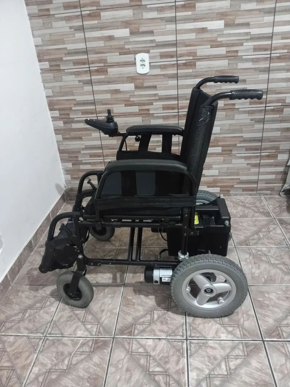 Cadeira de rodas motorizada  - Foto 2