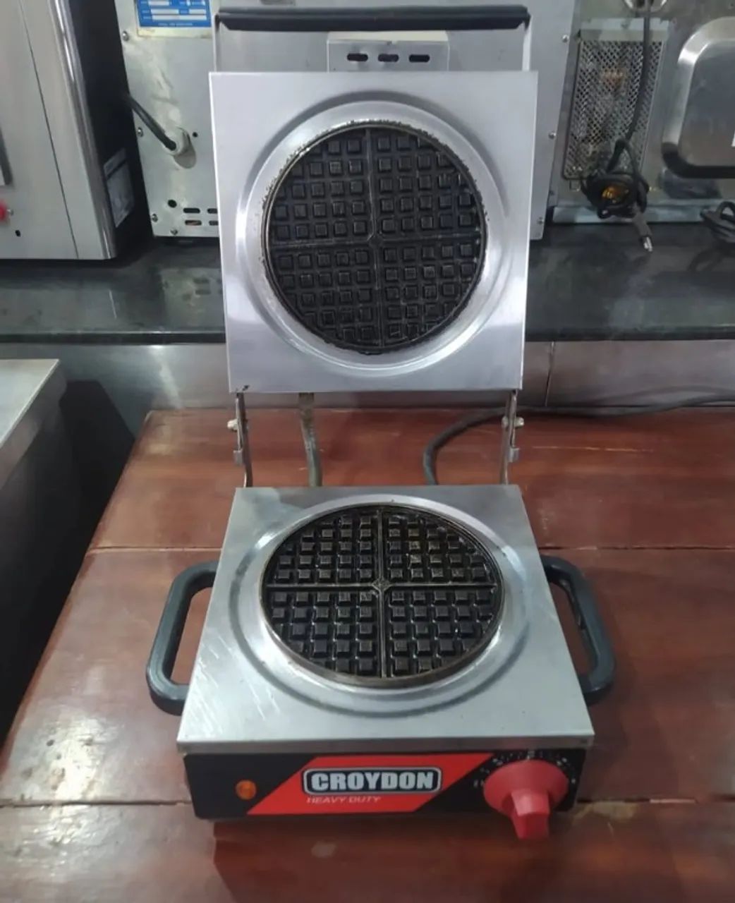 Máquina de Waffle Elétrica - Croydon - Foto 2