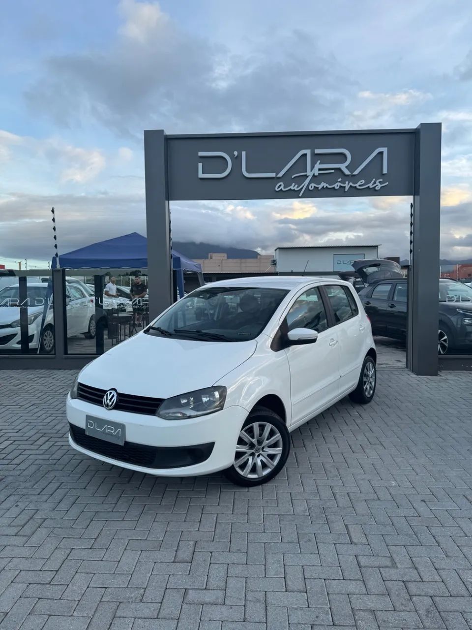Volkswagen Fox Fox 1.0 Mi Total Flex 8V 3p 2014