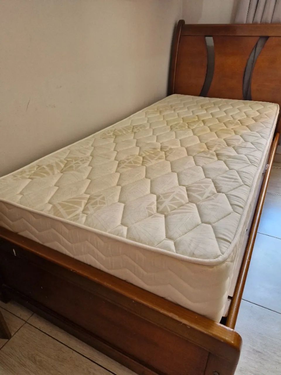 Colchão com cama de solteiro - Foto 4