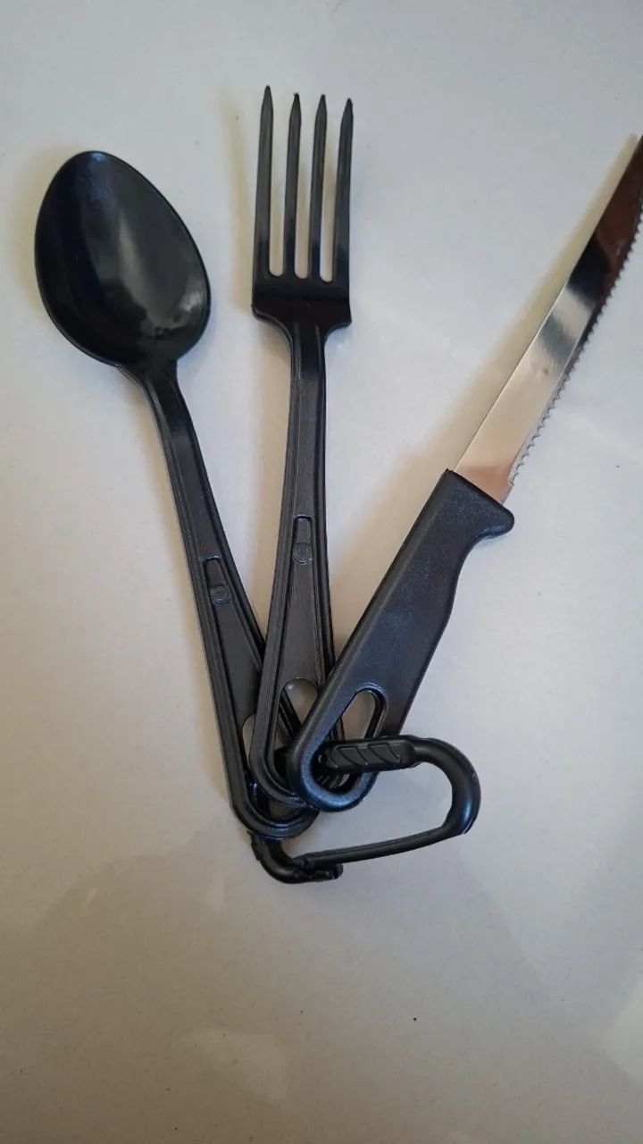 Talher articulado para acampamento 