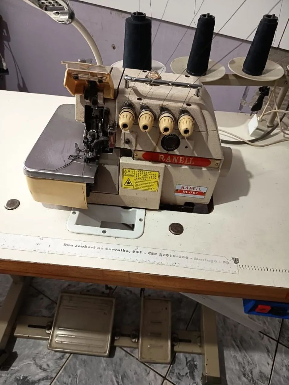Máquina de costura  - Foto 2