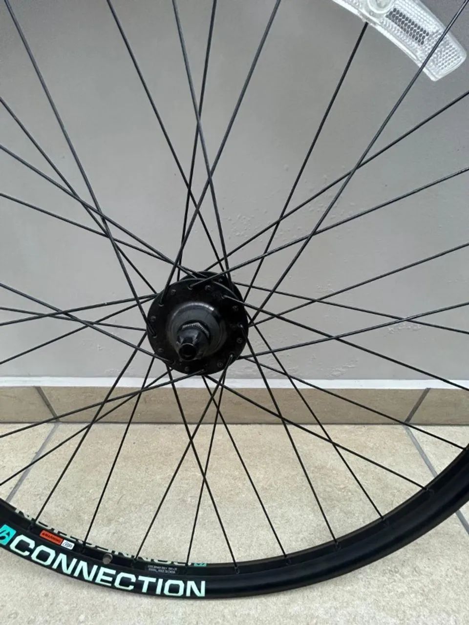 Roda Dianteira Bontrager Connection 27.5