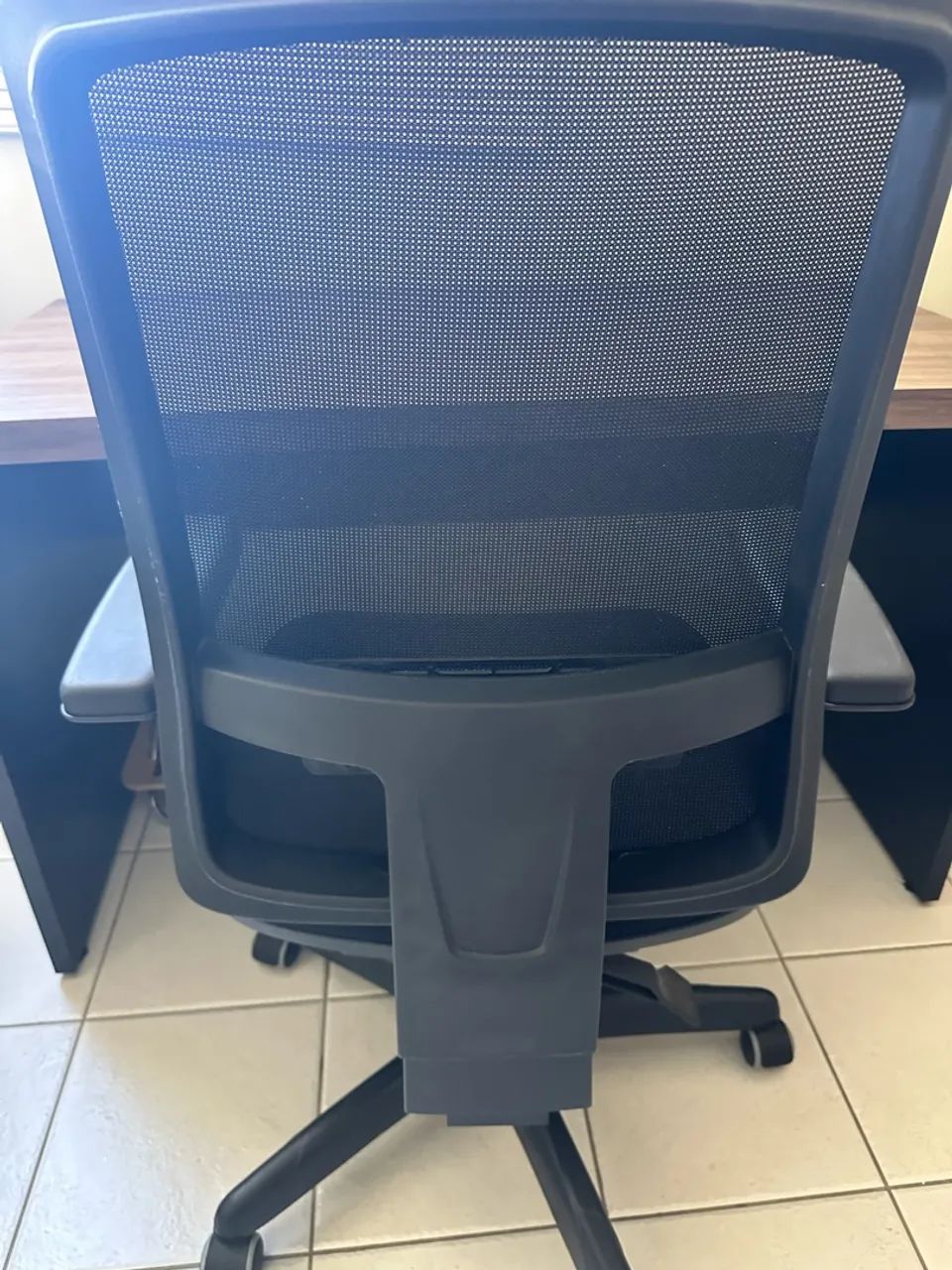 Cadeira de Escritório Giratória com Tela Mesh - Foto 4