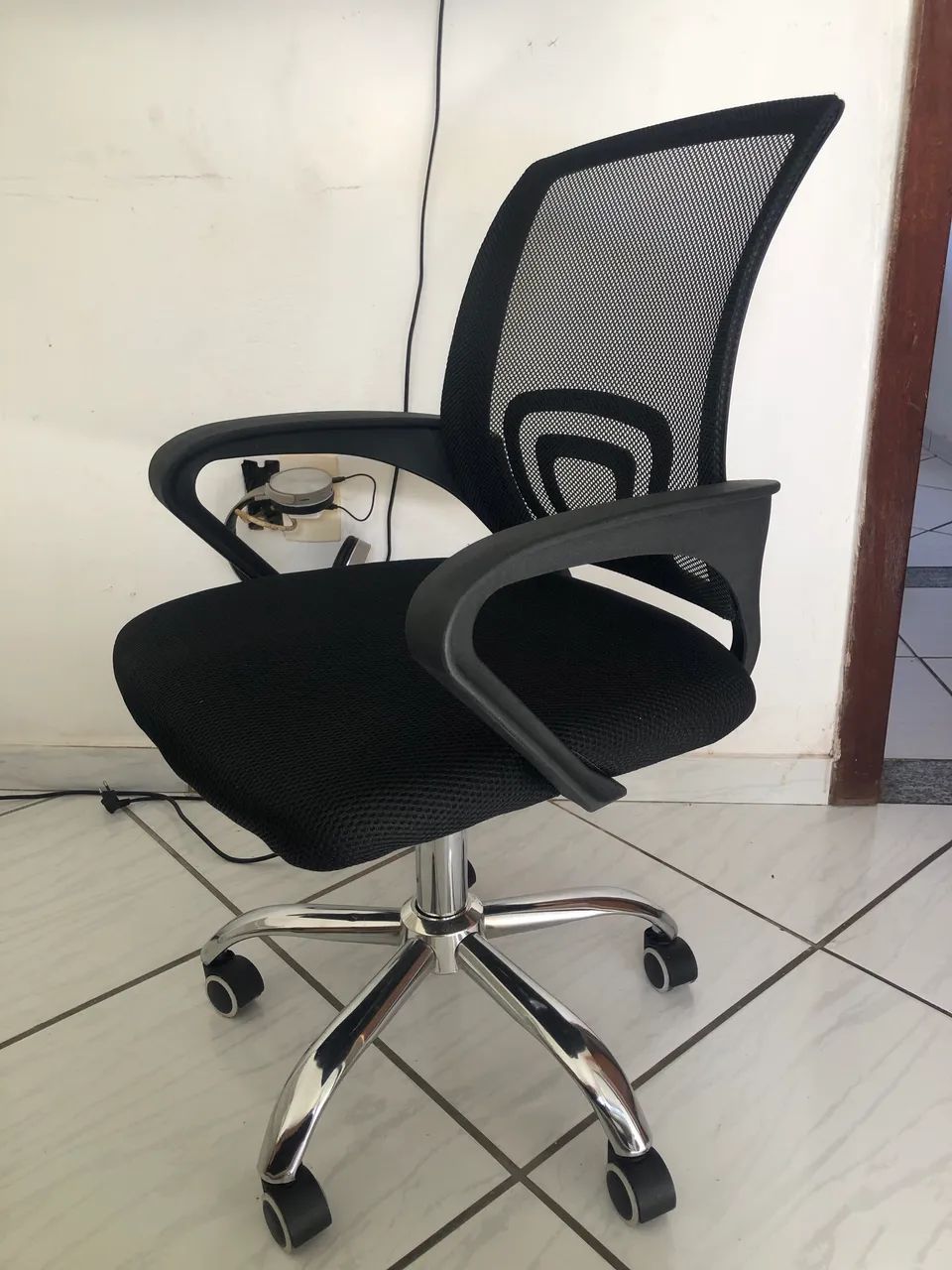 Vendo cadeira de escritório 230 - Foto 2