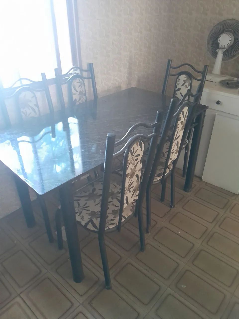 Mesa 6 cadeiras em granito