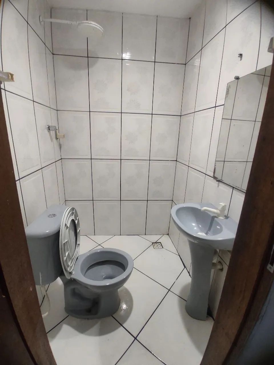 Casa com 3 quartos sendo 01 suíte, com Varanda, Garagem e  Com Laje Coberta