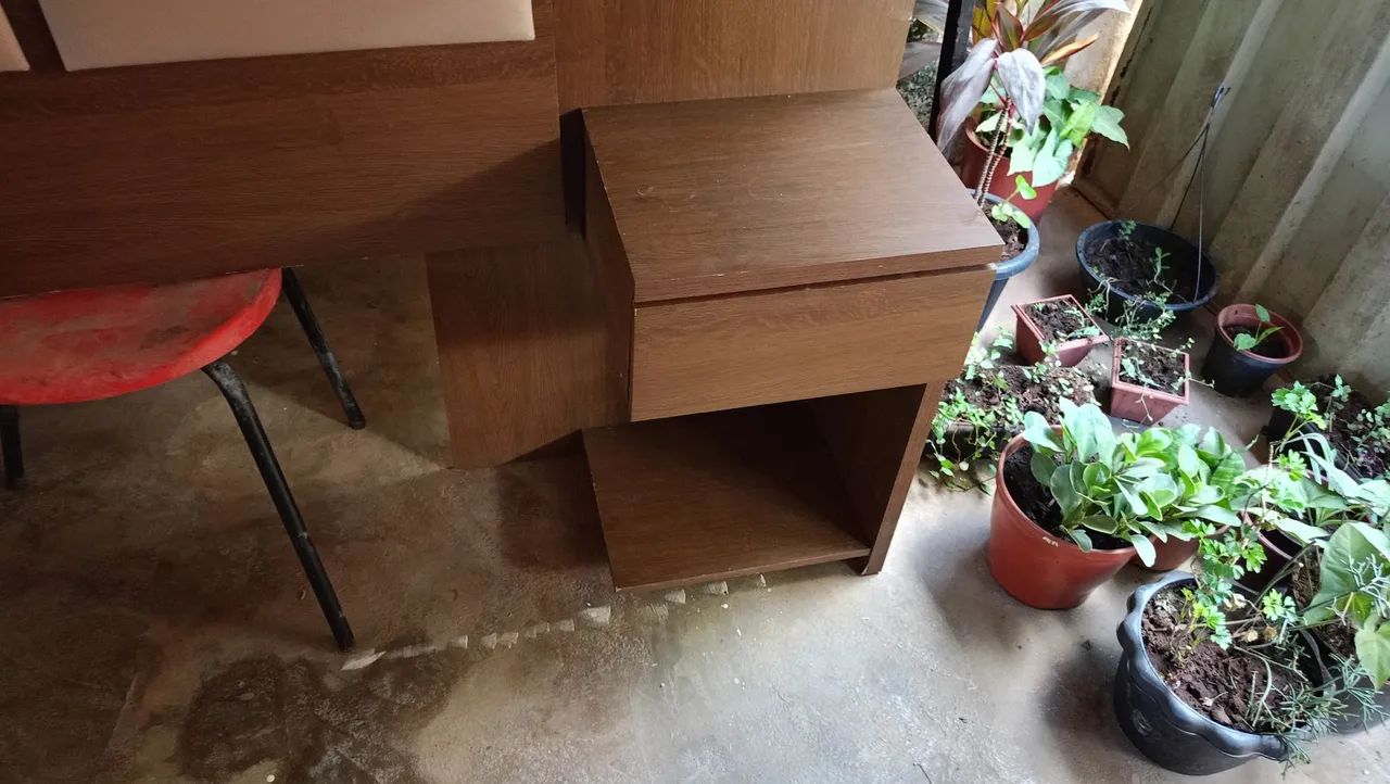 Cabeceira de casal com criado mudo - Foto 2