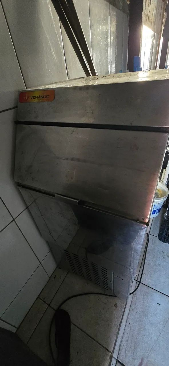 Maquina de gelo