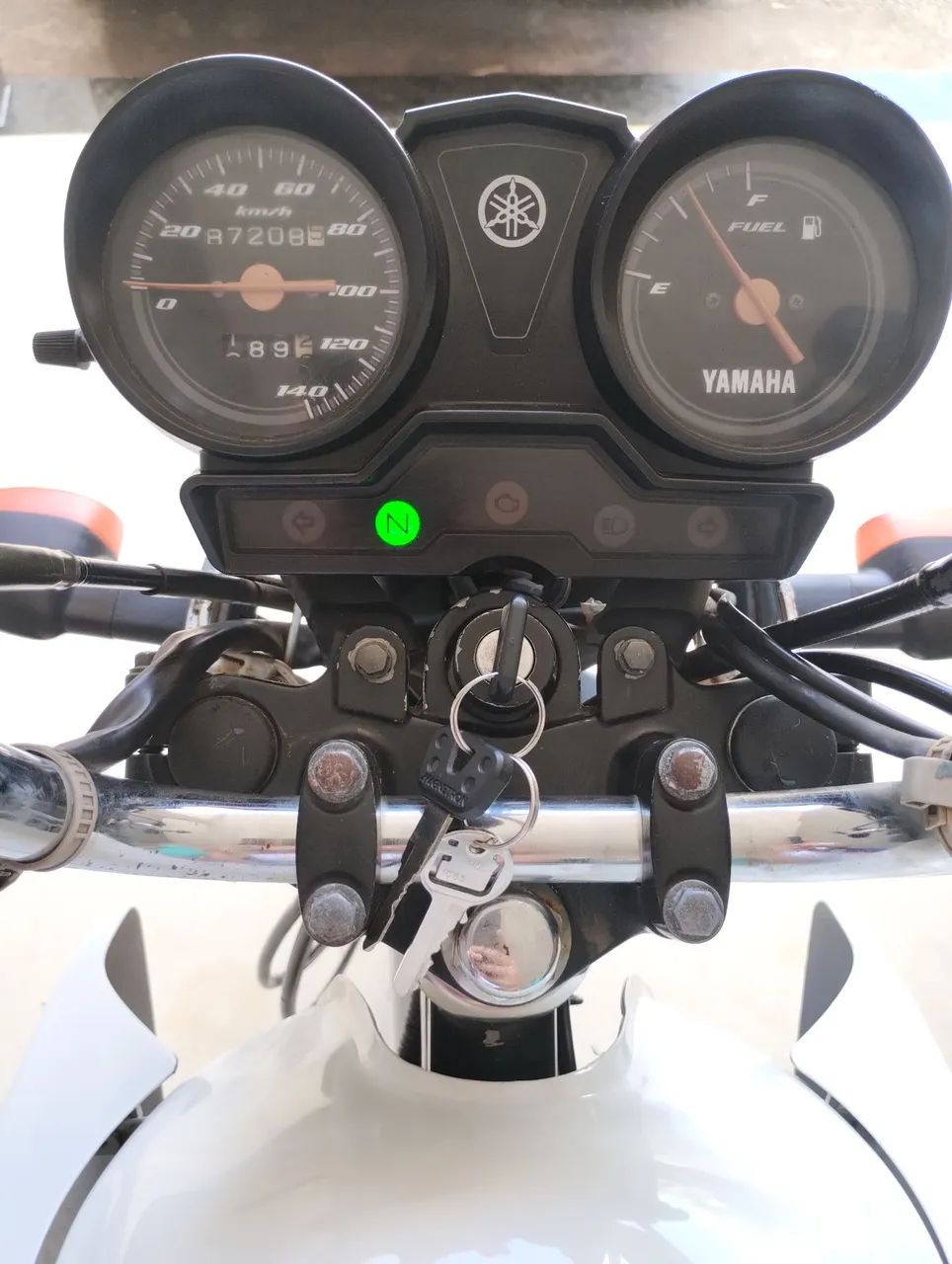 YBR factor 125 Branca  - Foto 4
