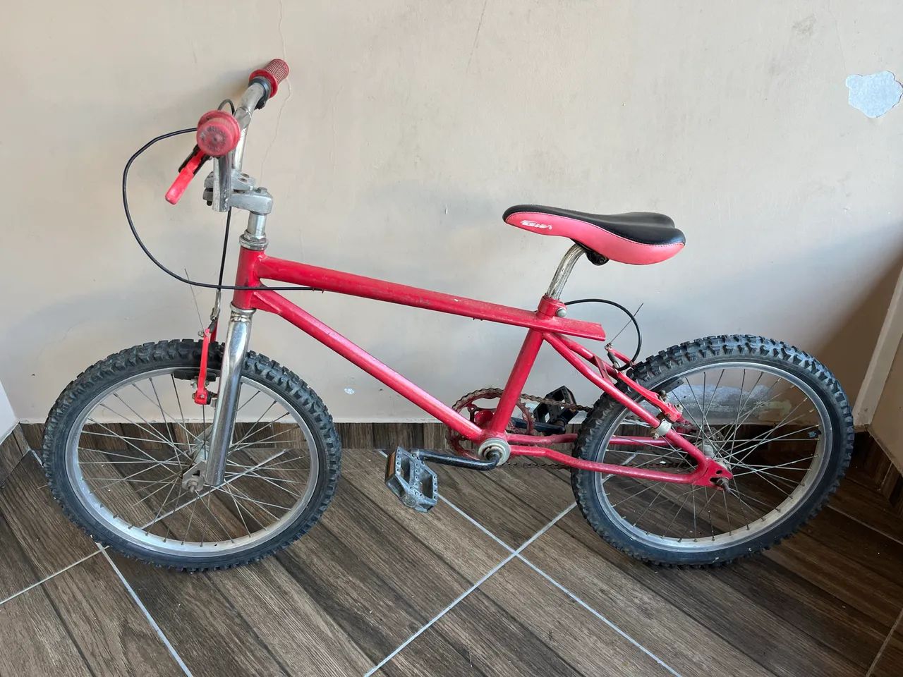 bicicleta BMX/juvenil antiga, usada