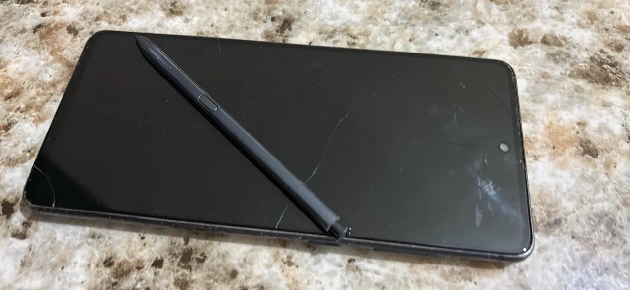 Vendo esse celular ? 