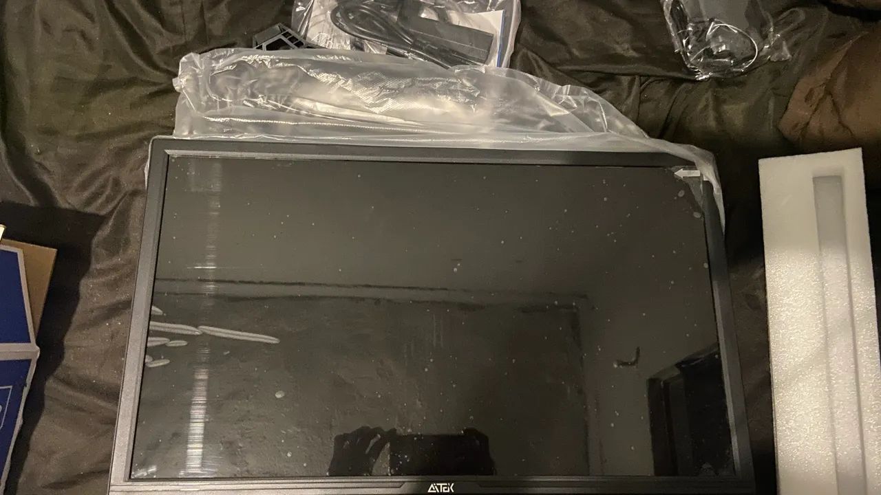 Monitor AOC LED 24" Full HD 60Hz - 5ms - Excelente para PC e Games! - Foto 3