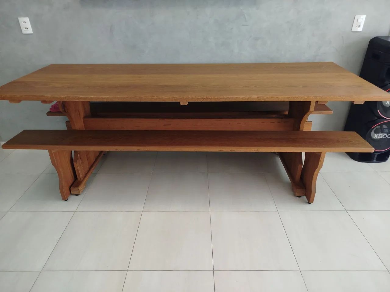 Mesa madeira com banco e banquetas  - Foto 2